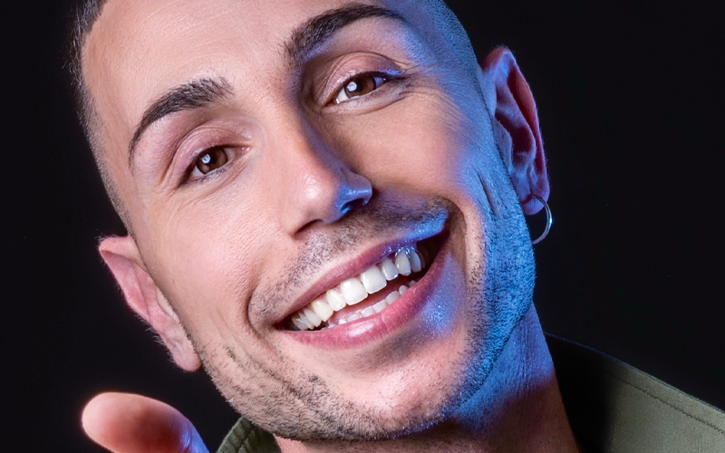 Manuel Aspidi presenta su nuevo single «Solo a Mitad»